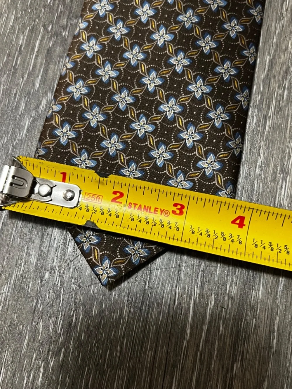 Brioni Neck Tie 100% Silk 59x4 Geometric Flowers Made in Italy
